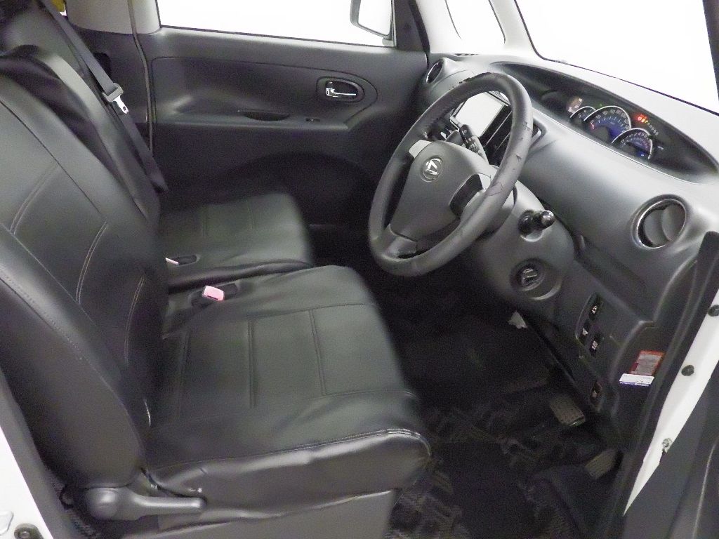 2013 Daihatsu Tanto Custom RS auction photo 6
