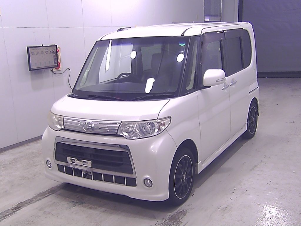 2013 Daihatsu Tanto Custom RS auction photo 4
