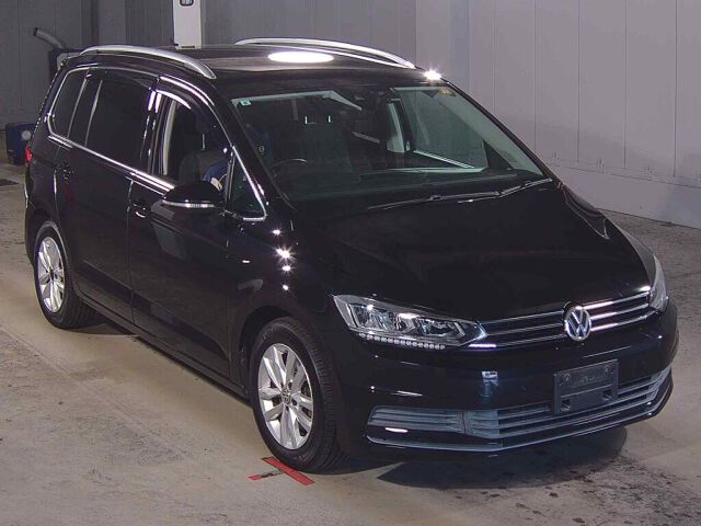 2017 Volkswagen ゴルフトゥーラン TSIコンフォトLテクED Japan auction vehicle