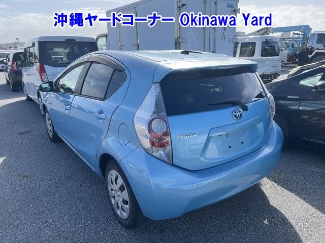 2013 Toyota Aqua S auction photo 2