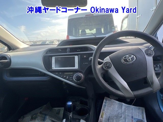 2013 Toyota Aqua S auction photo 3