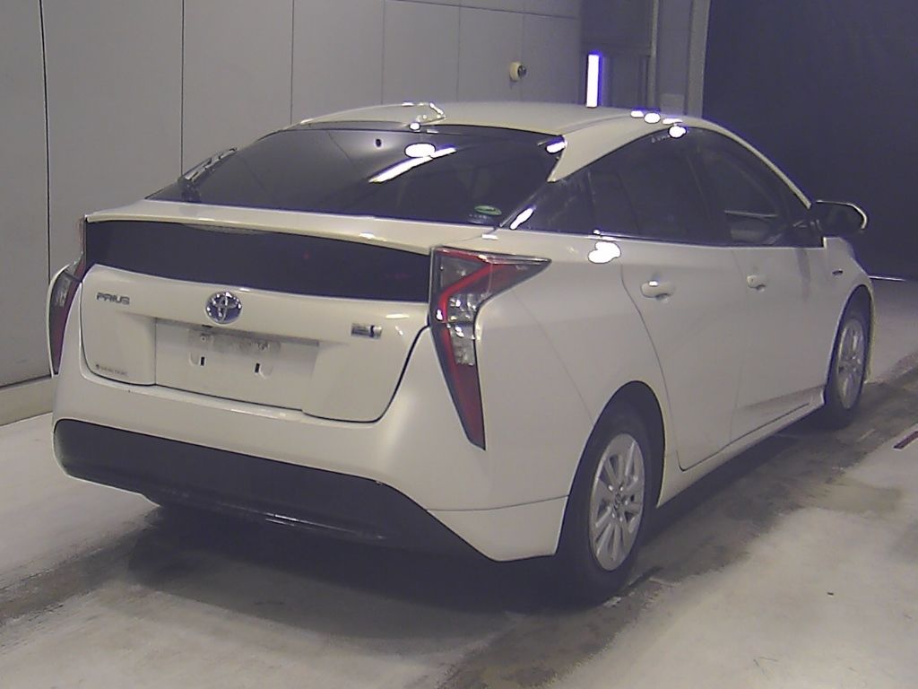 2016 Toyota Prius S auction photo 2