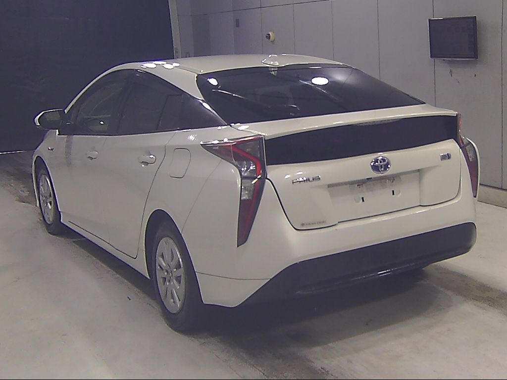2016 Toyota Prius S auction photo 5
