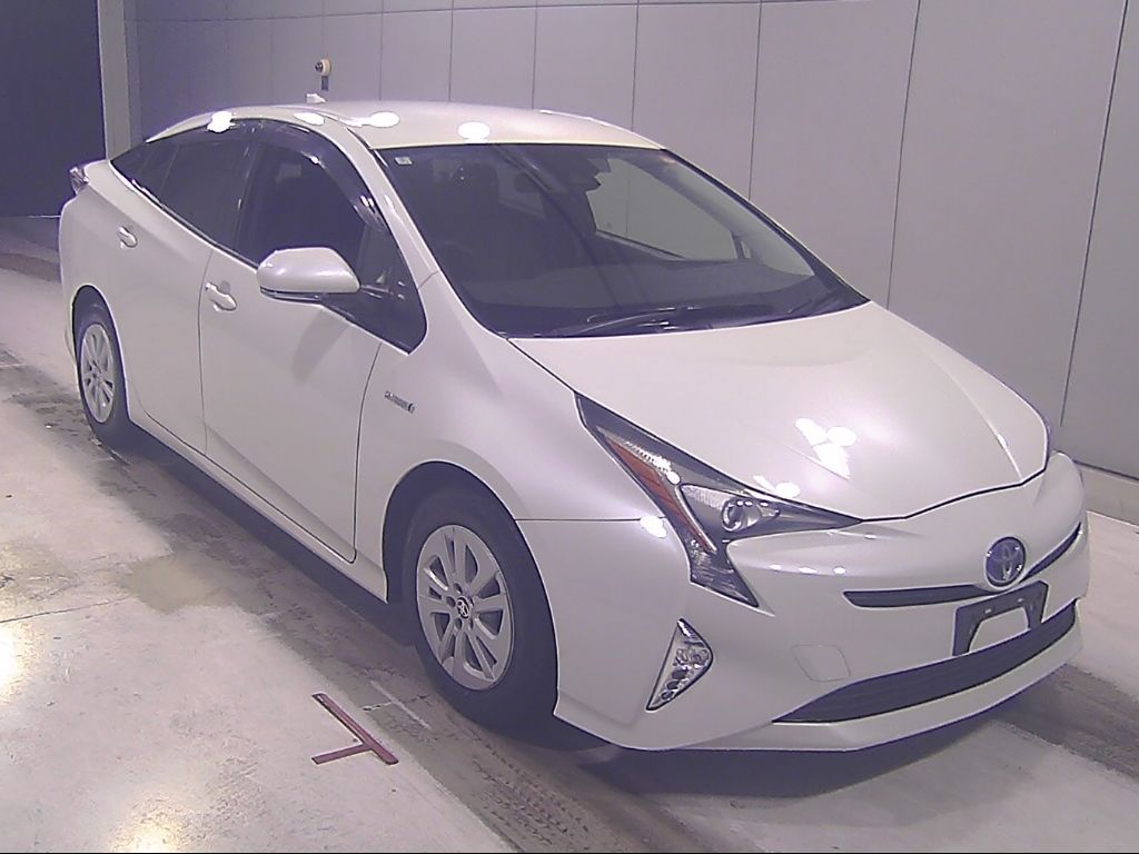 Japan Auction Vehicles 9 2016 Toyota Prius S auction photo