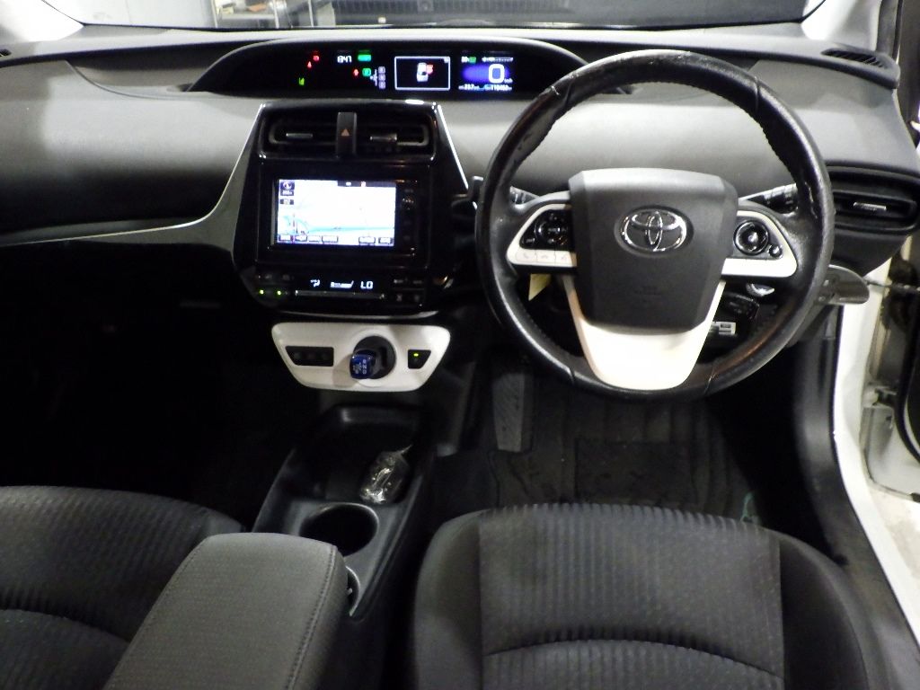 2016 Toyota Prius S auction photo 3