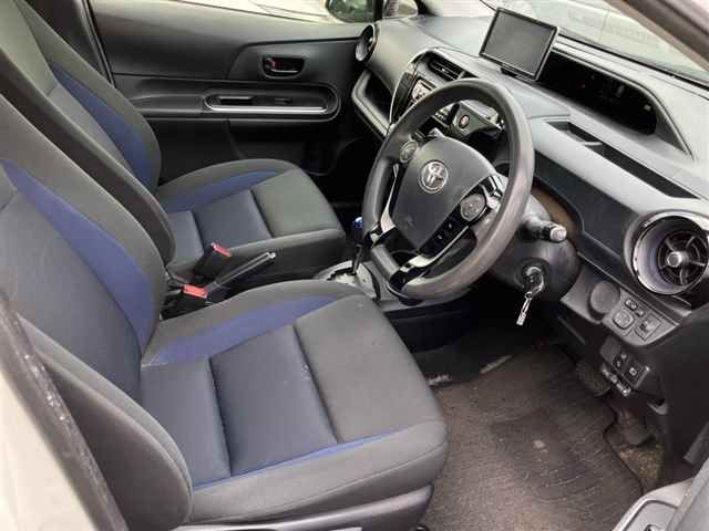 2019 Toyota Aqua S auction photo 7
