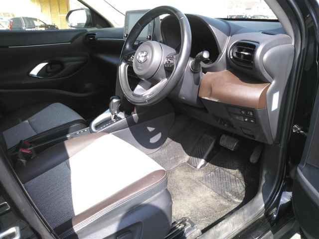 2022 Toyota Yaris Cross ハイブリッドZ auction photo 3