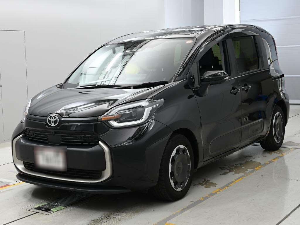 Japan Auction Vehicles 14 2023 Toyota Sienta Hybrid Z auction photo