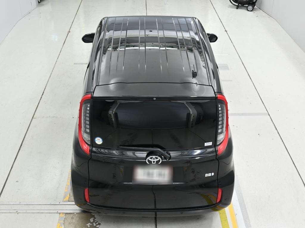 2023 Toyota Sienta Hybrid Z auction photo 8