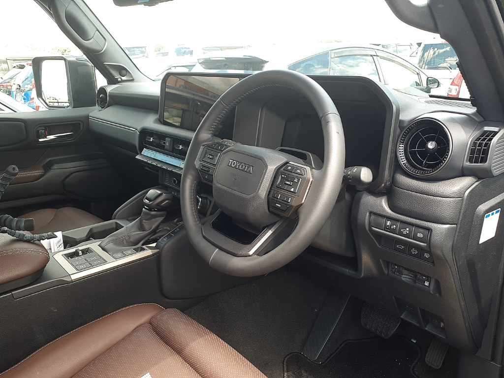 2025 Toyota Land Cruiser 250 ZX 4WD auction photo 9