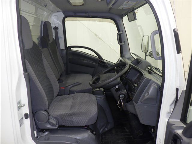 2019 Isuzu Elf Van auction photo 6
