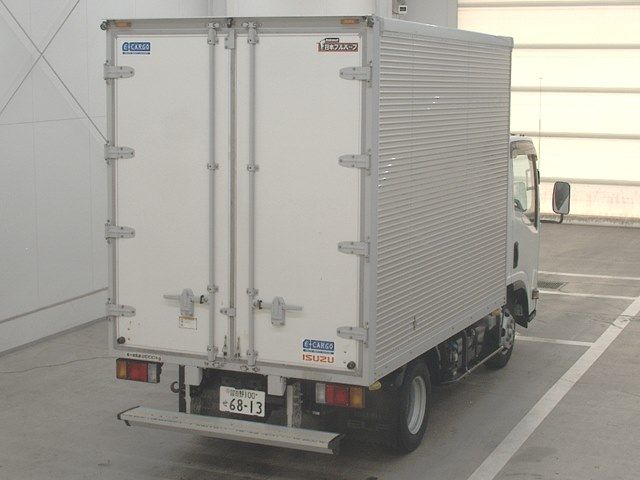 2019 Isuzu Elf Van auction photo 2