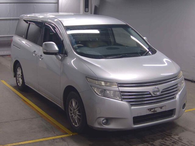 2013 Nissan Elgrand 250XG Japan auction vehicle