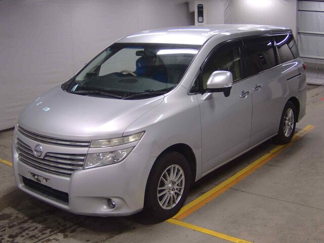 2013 Nissan Elgrand 250XG auction photo 4