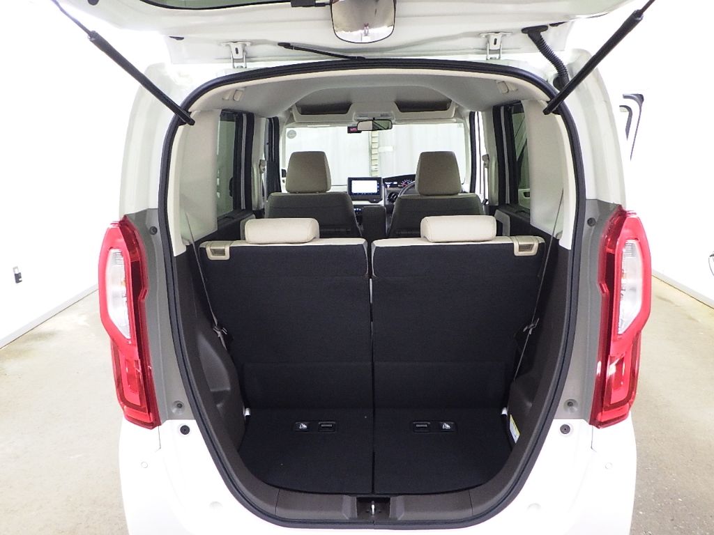 2021 Honda N-BOX L auction photo 8