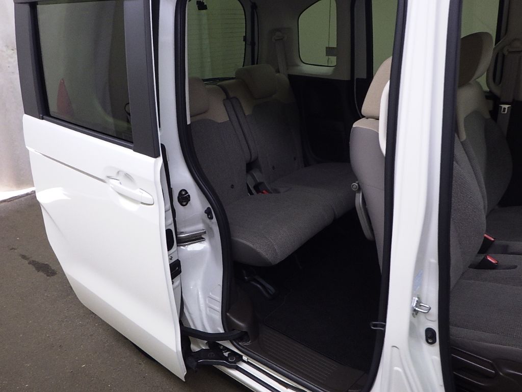 2021 Honda N-BOX L auction photo 7