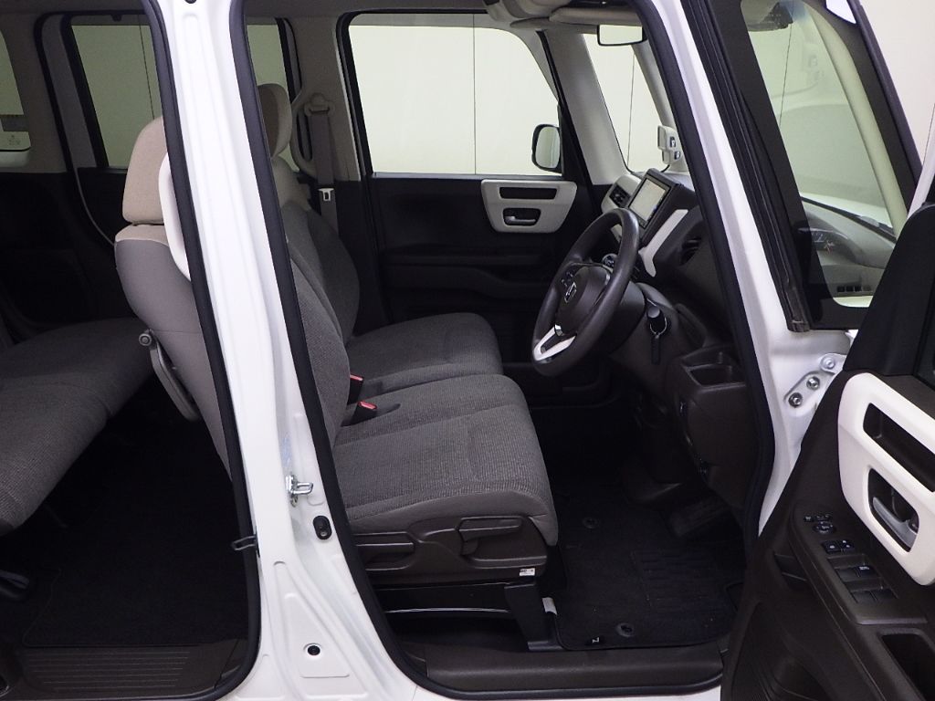 2021 Honda N-BOX L auction photo 6