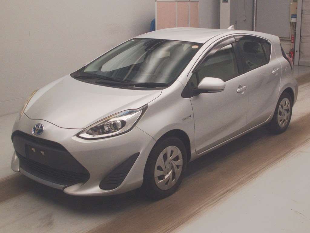 2019 Toyota Aqua L Japan auction vehicle
