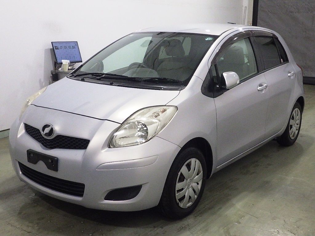 2009 Toyota ヴィッツ 5HB F LTD auction photo 4