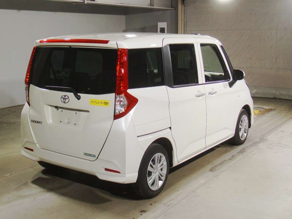 2021 Toyota Roomy X auction photo 2