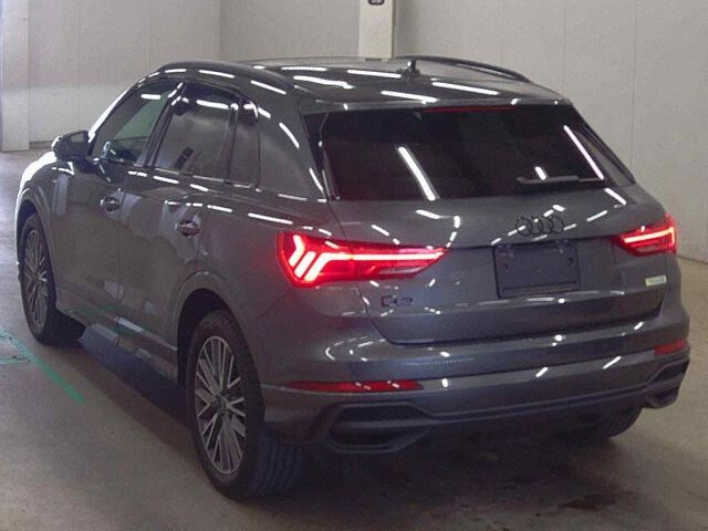 2023 Audi Q3 35TFSI Sライン auction photo 2