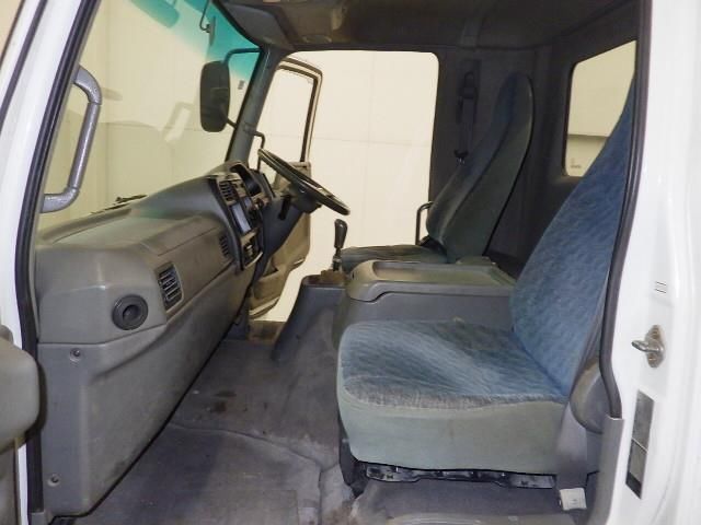 2000 Mitsubishi Fuso Fighter With crane auction photo 8