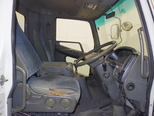 2000 Mitsubishi Fuso Fighter With crane auction photo 5