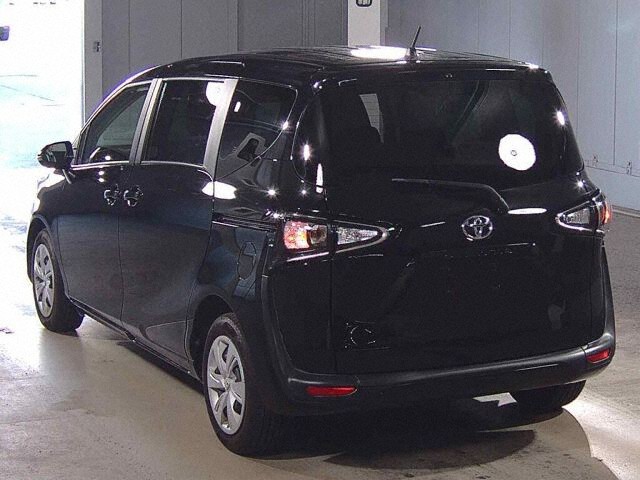 2021 Toyota Sienta X auction photo 2
