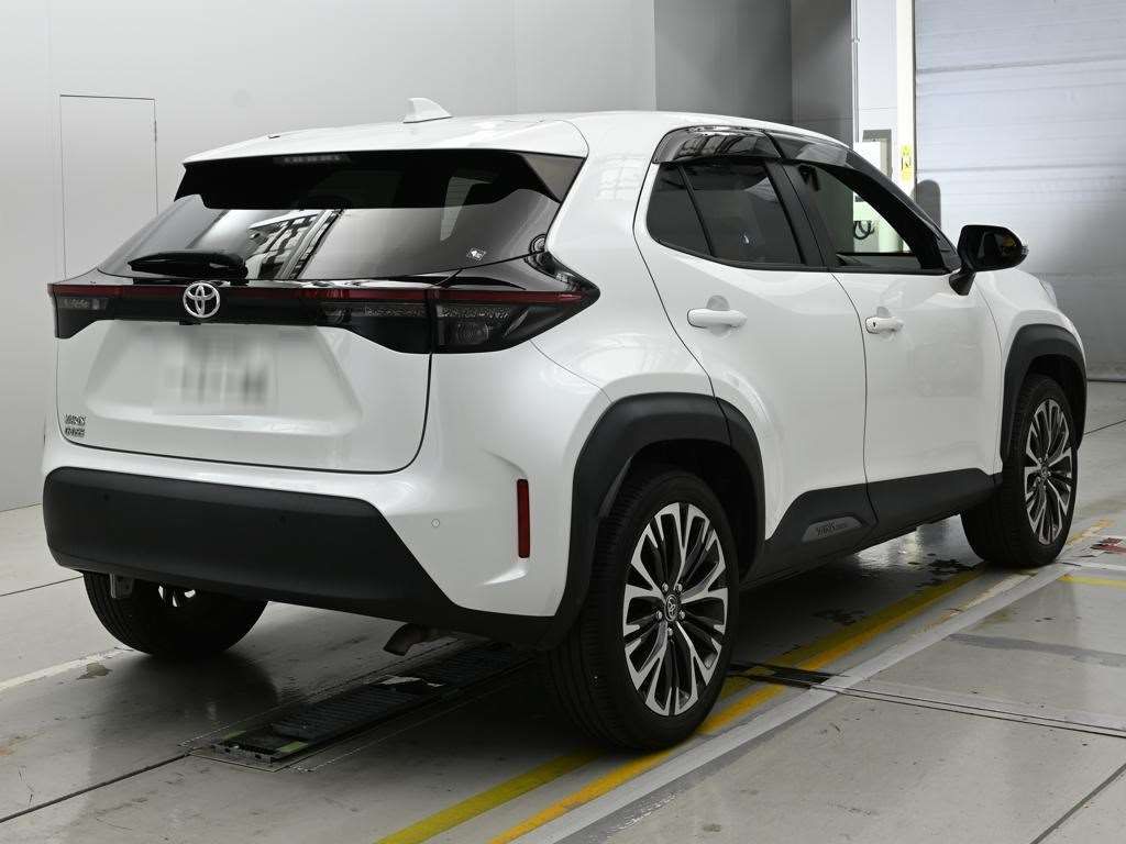 2023 Toyota Yaris Cross Z auction photo 2