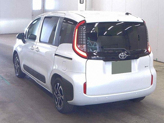 2026 Toyota Sienta ハイブリッドZ auction photo 2