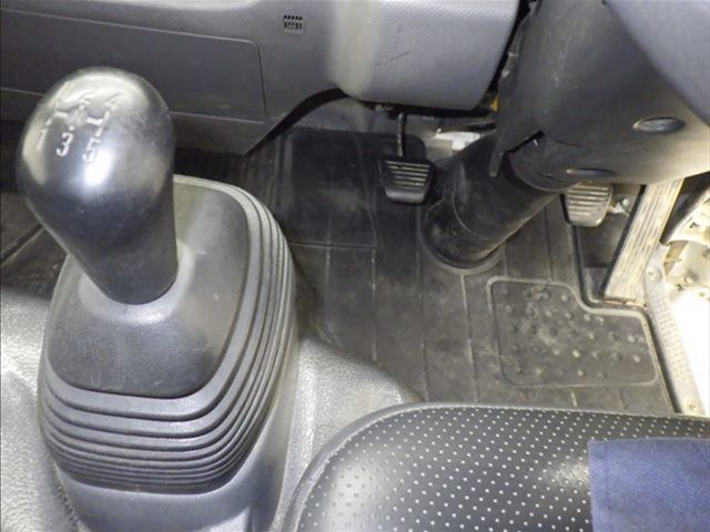 2013 Isuzu Elf dump auction photo 7