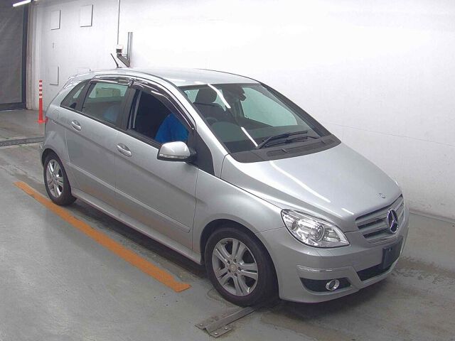 Japan Auction Vehicles 8 2011 Mercedes-Benz B-Class B180 auction photo