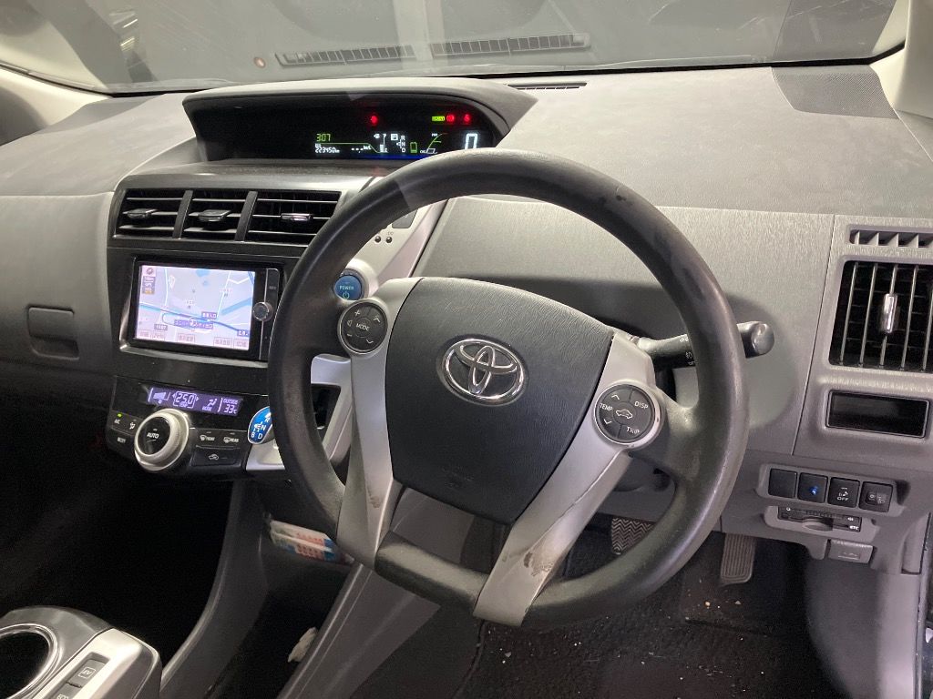 2012 Toyota Prius Alpha S auction photo 3