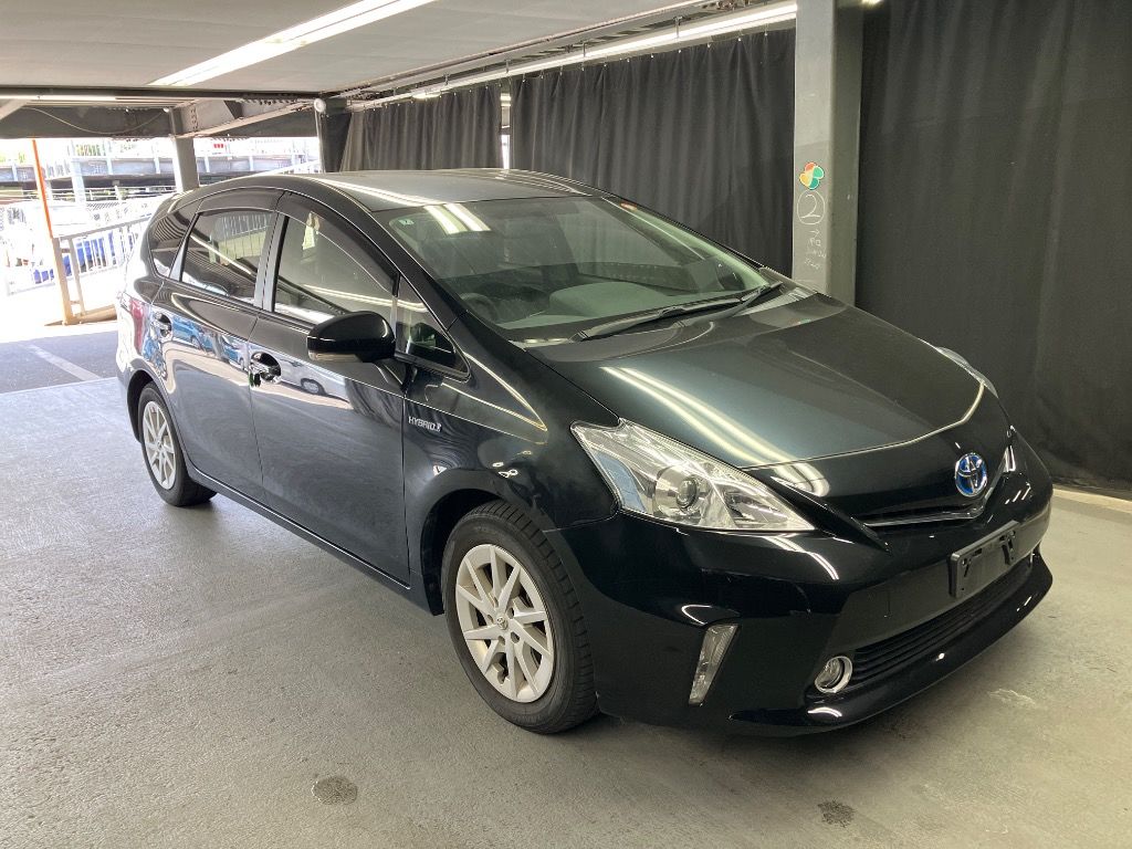 Japan Auction Vehicles 7 2012 Toyota Prius Alpha S auction photo
