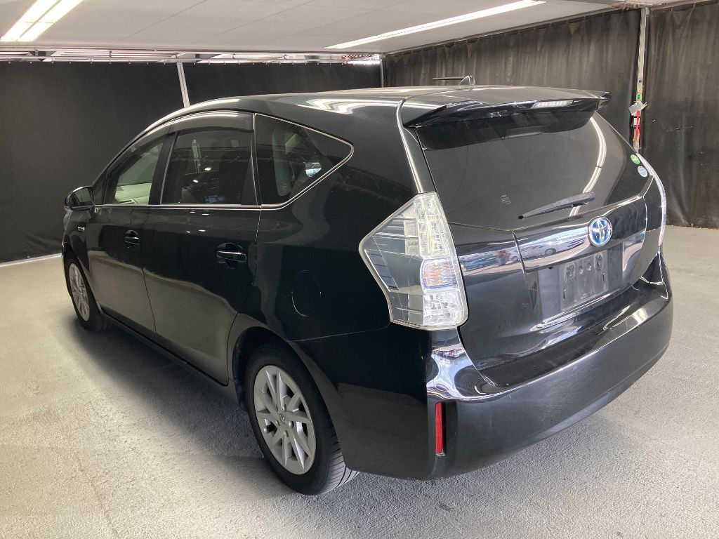 2012 Toyota Prius Alpha S auction photo 2
