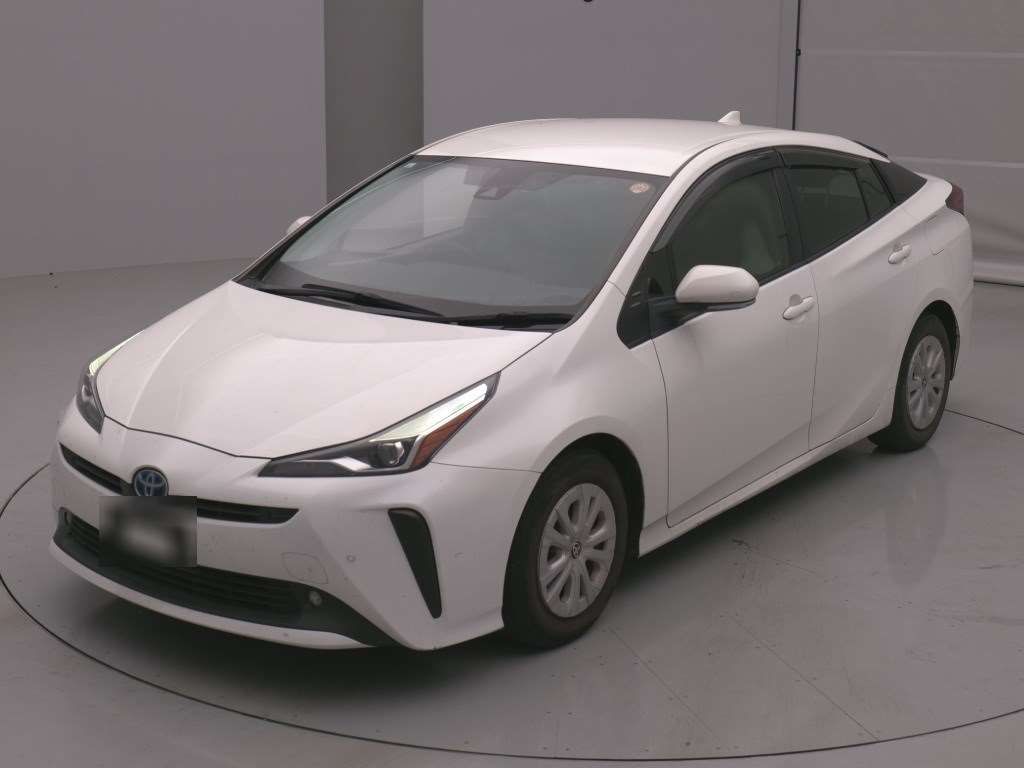 Japan Auction Vehicles 4 2021 Toyota Prius S auction photo