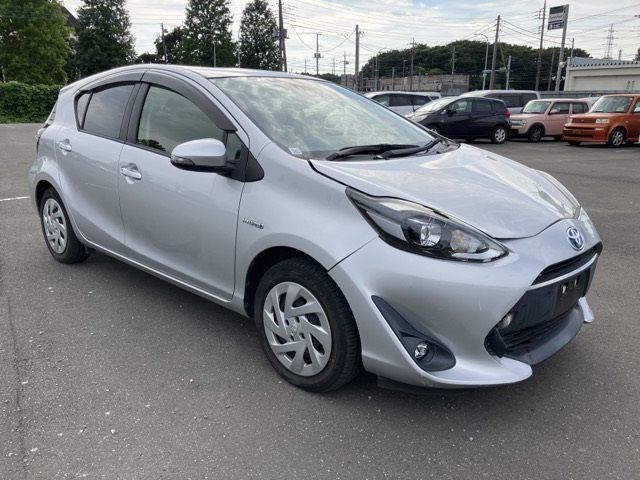 2018 Toyota Aqua G Soft Leather Selection Japan auction vehicle