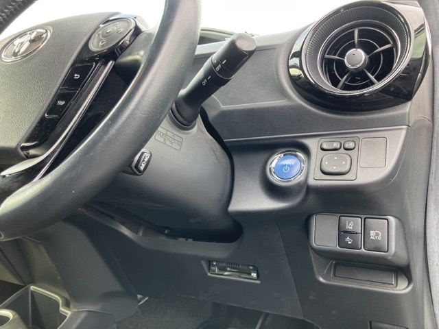 2018 Toyota Aqua G Soft Leather Selection auction photo 5