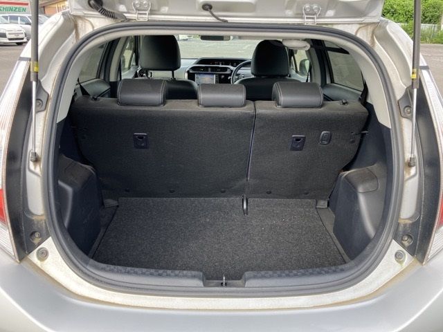 2018 Toyota Aqua G Soft Leather Selection auction photo 11