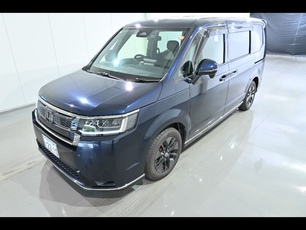 2022 Honda Stepwgn 4WD 7人 auction photo 4