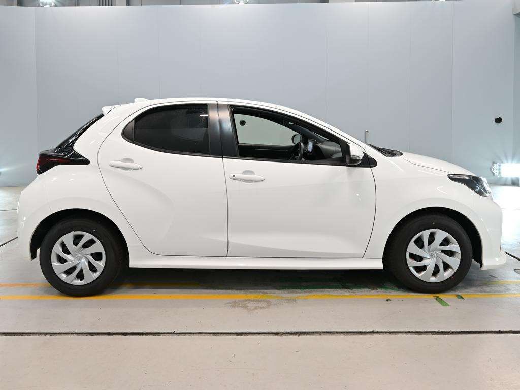 2022 Toyota Yaris X auction photo 3