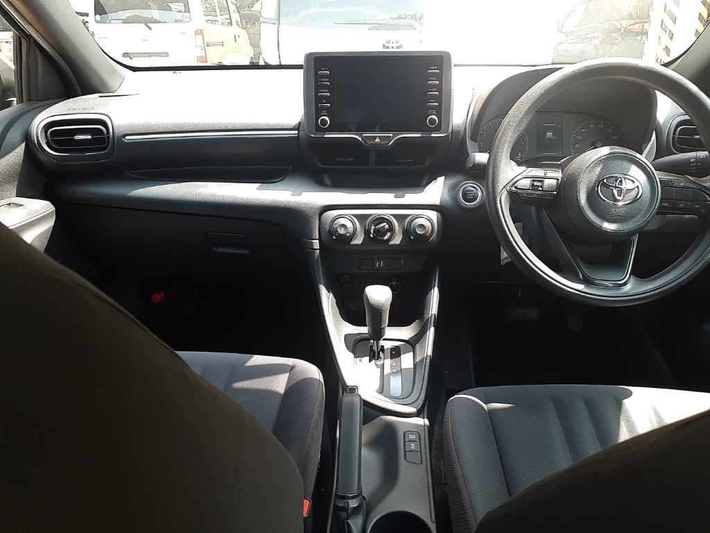 2022 Toyota Yaris X auction photo 11