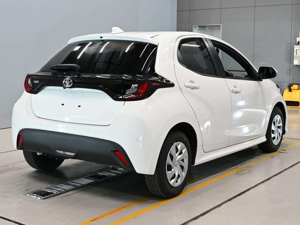 2022 Toyota Yaris X auction photo 2