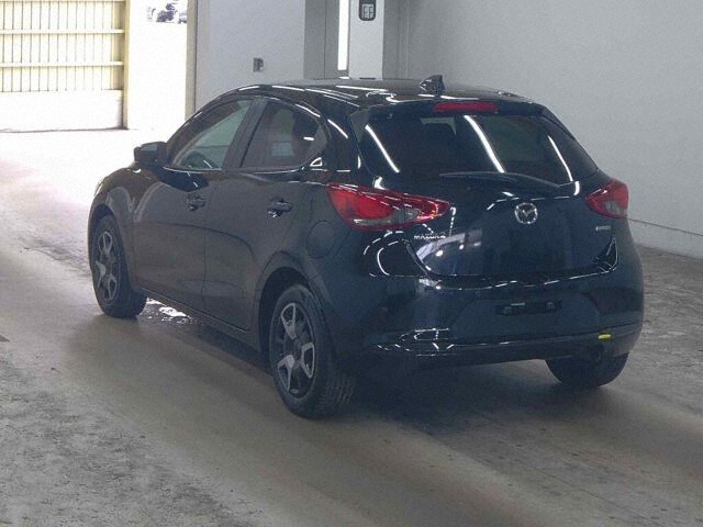 2024 Mazda 2 15 BD auction photo 2