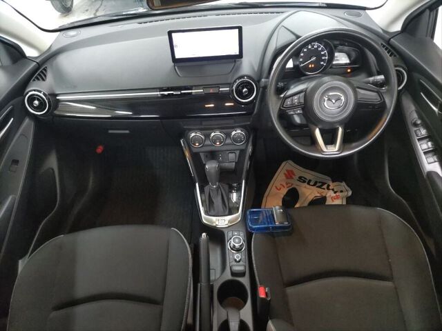 2024 Mazda 2 15 BD auction photo 3