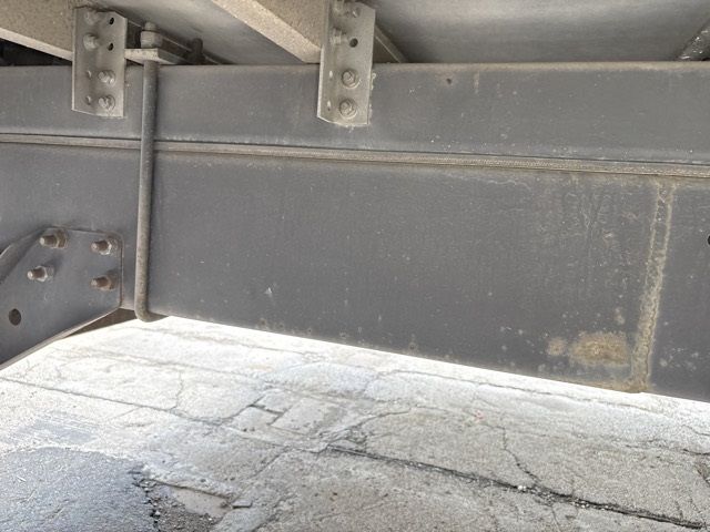 2006 Isuzu Forward Aluminum van auction photo 15