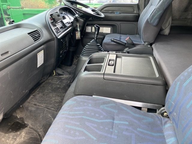 2006 Isuzu Forward Aluminum van auction photo 5