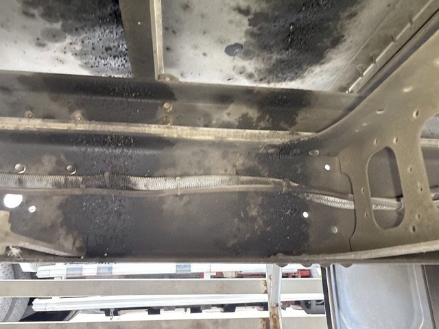 2006 Isuzu Forward Aluminum van auction photo 12
