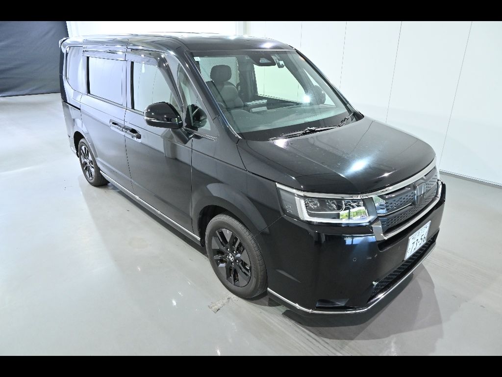 2022 Honda Stepwgn 4WD 8 Japan auction vehicle