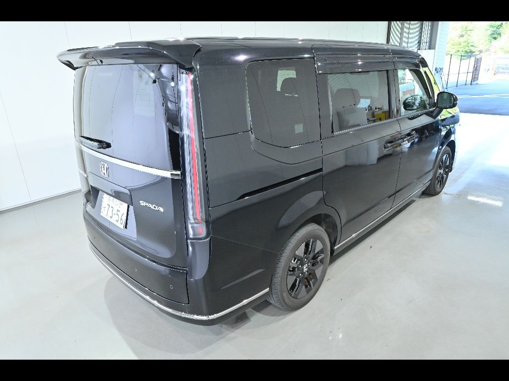 2022 Honda Stepwgn 4WD 8人 auction photo 2